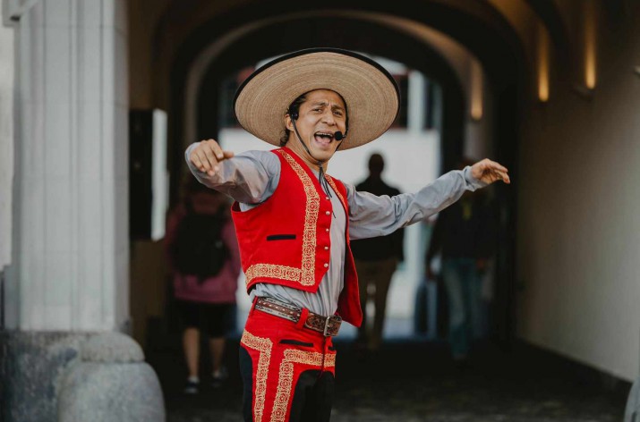 Pancho Libre: el artista que conecta a travs del circo y la msica