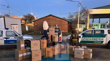 Dos detenidos con una camioneta cargada de mil cartones de cigarrillos en San Sebastián