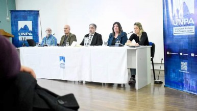 Chalub presente en la mesa de diálogo "Juventudes, Construcciones Discursivas y Penalidad"