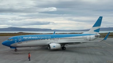 Paro en Aerolíneas Argentinas con vuelos cancelados y miles de pasajeros afectados: hasta qué hora se prolongará 