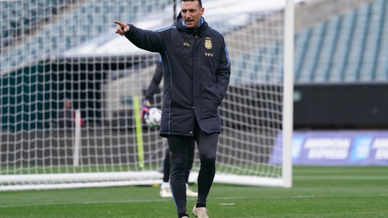 La Seleccin argentina entrena antes de viajar a Colombia