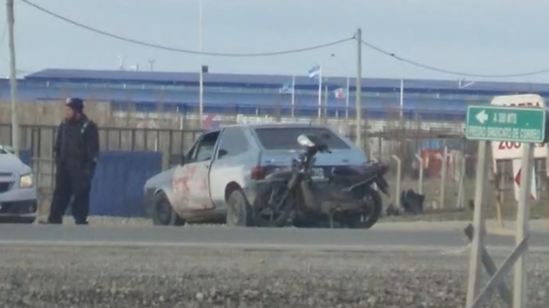 Chocaron un auto y una moto en el acceso sur de Ro Gallegos termin con un hospitalizado