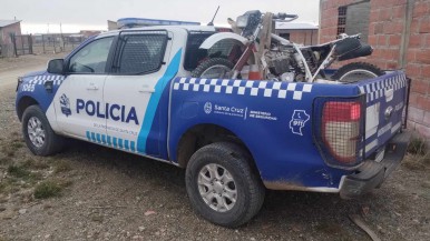 La moto fue hallada abandonada y sin algunas partes 