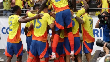 Con un penal polémico Argentina perdió ante Colombia 