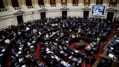 Movilidad jubilatoria: Diputados ratificó el veto de Milei, se cae el aumento de los haberes y hay represión afuera del Congreso