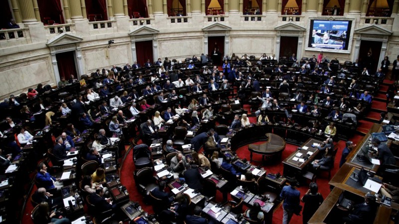 Movilidad jubilatoria: Diputados ratific el veto de Milei, se cae el aumento de los haberes y hay represin afuera del Congreso