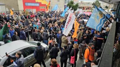 Paro y movilización a la Caja de Previsión Social: "Nuestra Caja de Previsión nos une y tenemos historia de defensa"