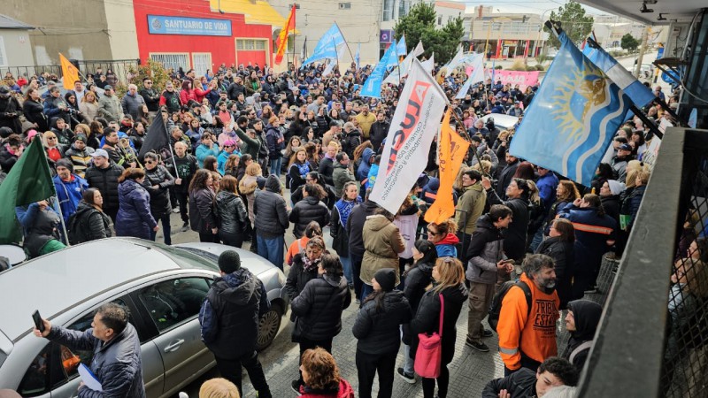 Paro y movilizacin a la Caja de Previsin Social: "Nuestra Caja de Previsin nos une y tenemos historia de defensa"