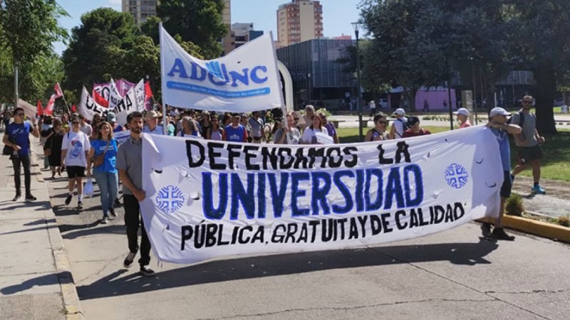 Senado debate el aumento del presupuesto universitario que es rechazado por el oficialismo