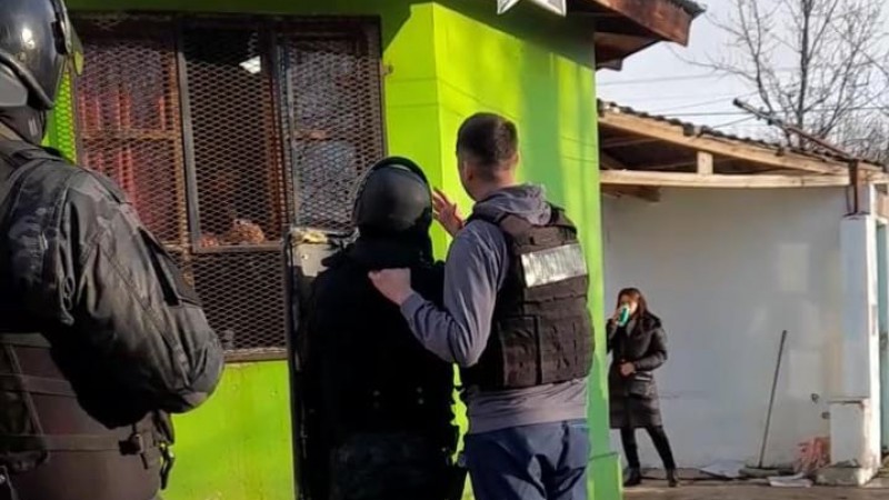 Desalojo en Ro Turbio: operativo con Guardia de Infantera e intervencin  de un negociador 