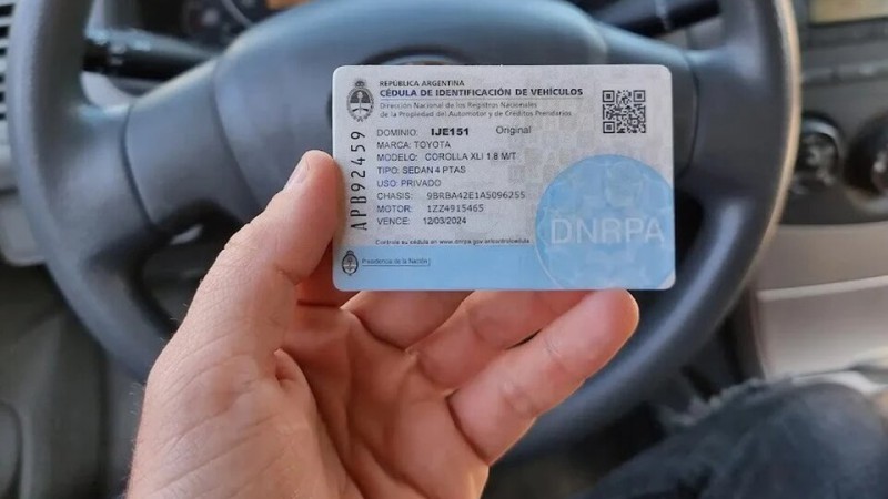 Cul es el trmite que reemplaza a la tarjeta azul y permite que otra persona maneje el auto