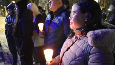 Río Gallegos: hubo Vigilia Artística en la Plaza San Martín por La Noche de los Lápices