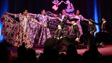 La Escuela Provincial de Danzas se lució en escenarios de Río Gallegos y Caleta Olivia