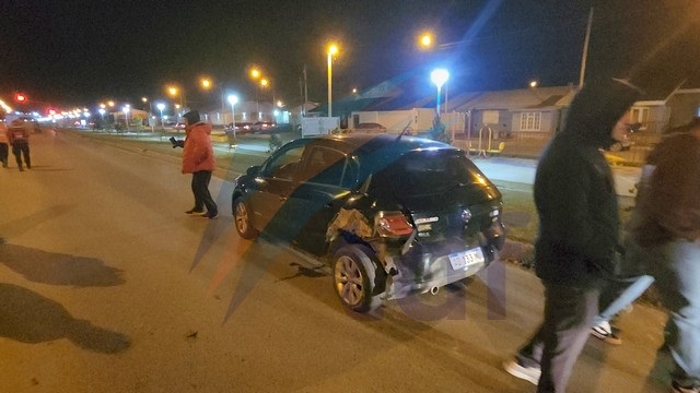 Impactante accidente de un conductor alcoholizado que choc dos autos y volc