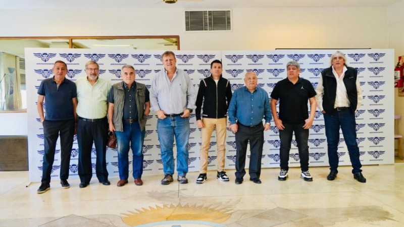 Gremios lanzan Mesa Nacional del Transporte y se declaran en "estado de alerta y movilizacin" 