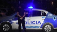 Río Gallegos: fue a un boliche, causó disturbios e intentó agredir a policías, fue detenido y tenía una tobillera electrónica