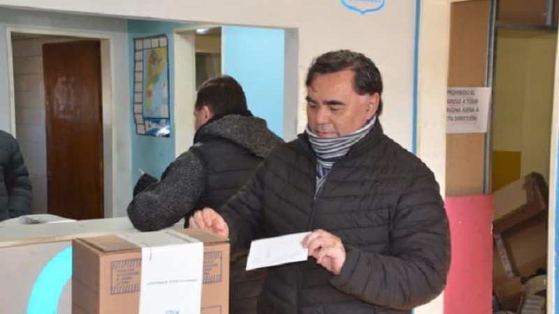 Mansilla votando en la eleccin de este viernes.