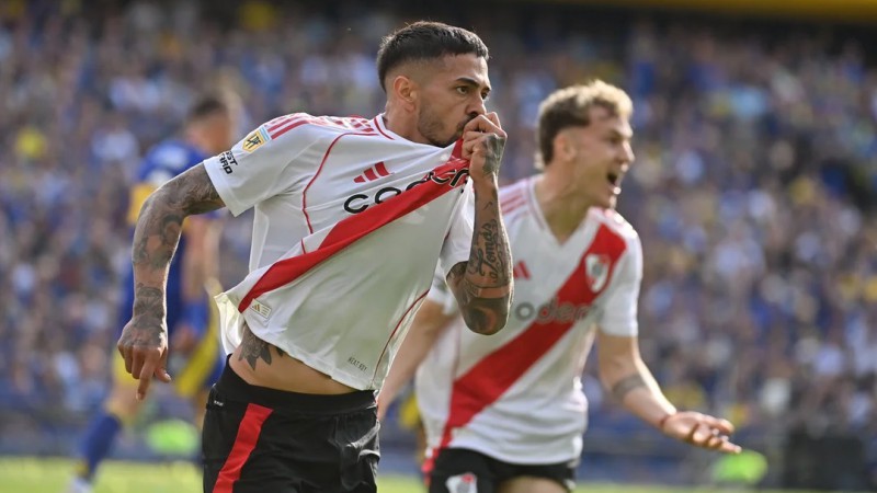 River le gan a Boca en La Bombonera: el final termin con polmica porque anularon el gol del empate