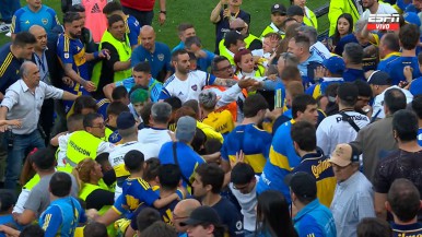 El vídeo del cruce de "Chiquito" Romero con un plateista de Boca en el final del superclásico