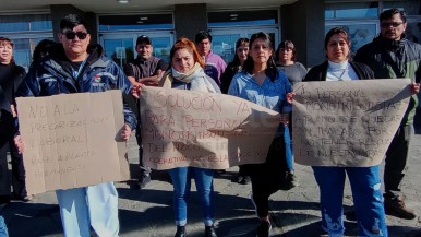 Monotributistas de un hospital de Santa Cruz reclaman estabilidad laboral: "Nos dijeron más de cinco veces que íbamos a entrar en planta" 