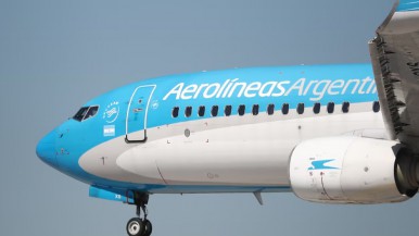 Gremios marchan al Congreso para rechazar la privatización de Aerolíneas