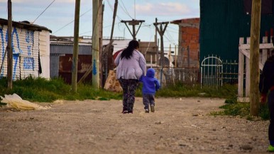 La cruda realidad de Río Gallegos por el aumento de la pobreza: los dirigentes políticos "más preocupados en ver quién tiene la culpa" y la situación de los asentamientos 