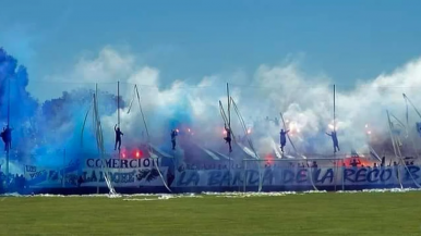 La barra brava de Brown de Puerto Madryn amenazó de muerte a los jugadores 