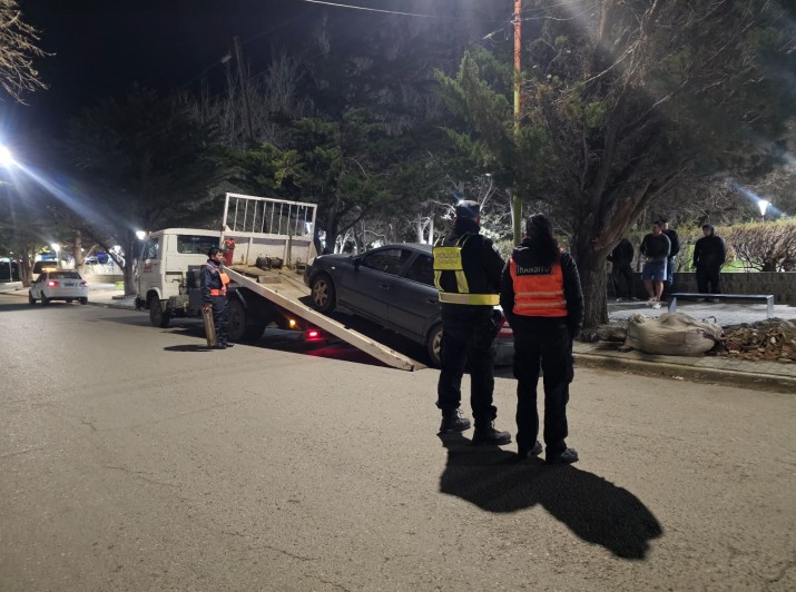 Importante operativo policial en Las Heras comprendi el secuestro de vehculos y clausura de locales nocturnos