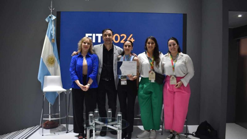 Ro Gallegos recibi distincin como Municipio Turstico Sostenible en la FIT 2024 