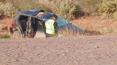 Accidente fatal en una ruta patagónica: un hombre murió luego de volcar  