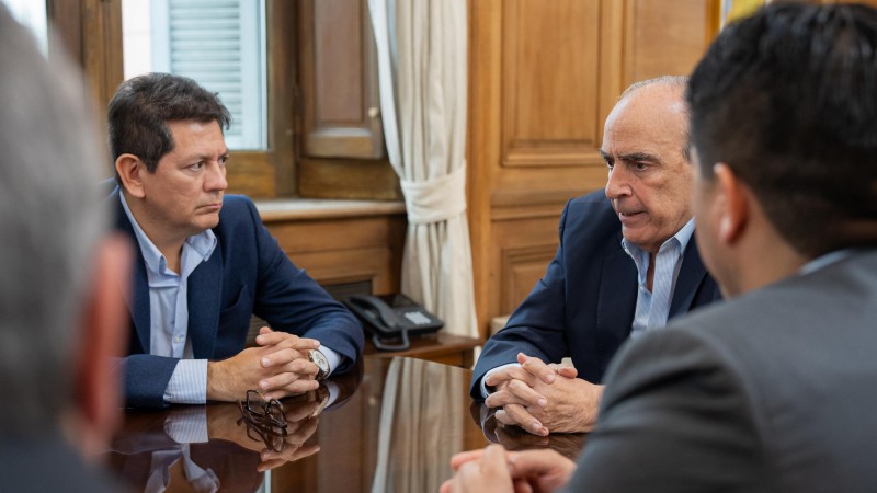 El gobernador junto al Ministro Francos