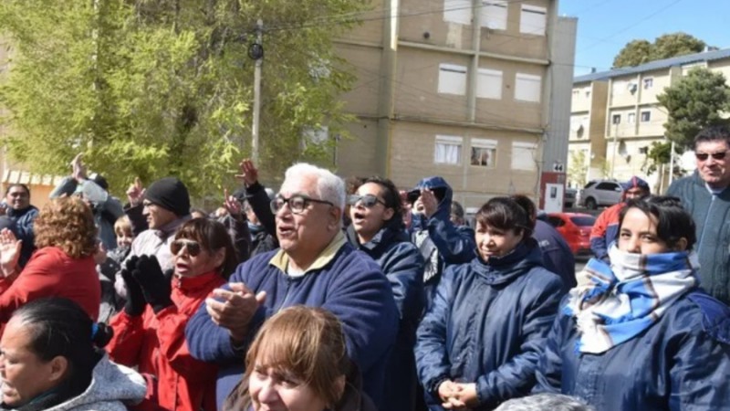 Asamblea de municipales de Caleta Olivia resolvi continuar con medidas de fuerza