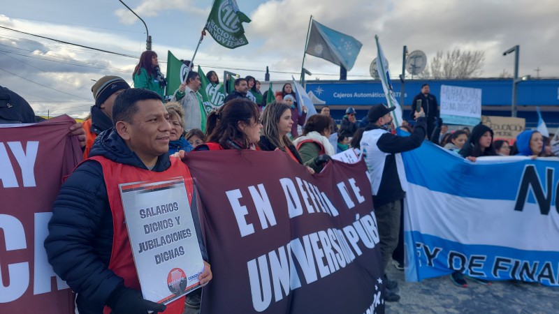 Luego del fracaso de las negociaciones, el Gobierno dar un 6,8% de aumento por decreto a los trabajadores de las Universidades 