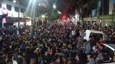 Los estudiantes esperanpor la votación del veto 