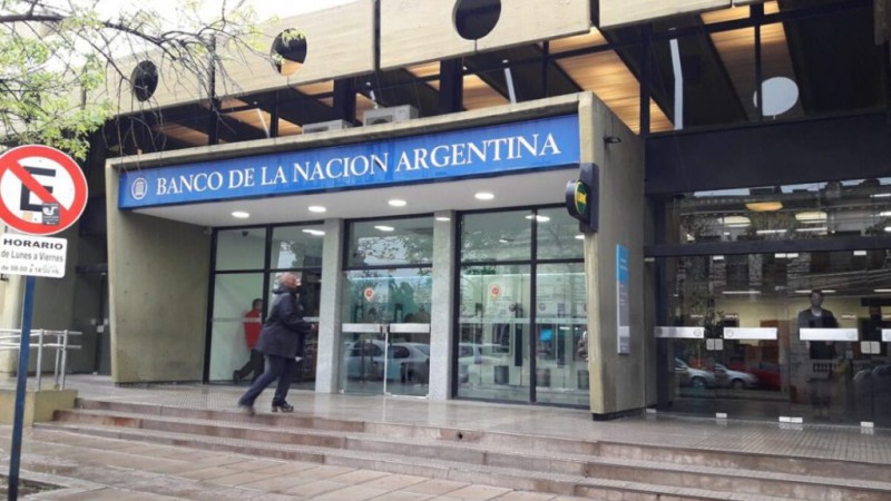 Caputo anunci el cierre de varias sucursales del Banco Nacin en el pas: cules son los motivos