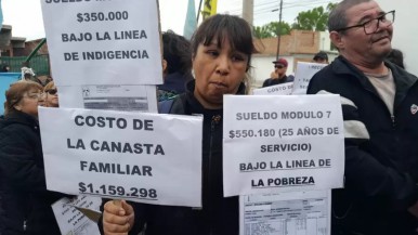 Paro por tiempo indeterminado en un Municipio de Santa Cruz: no perciben aumento hace meses y hay trabajadores que cobran 350 mil pesos  