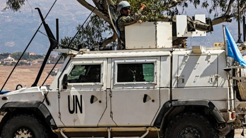 Estos vehculos de la ONU fueron atacados por los israeles. Fotografa RFI