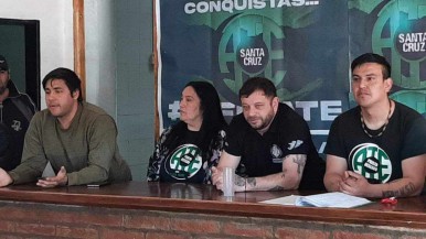 Santa Cruz: anunciaron paro por tiempo indeterminado en un Municipio y se agudiza la tensión  