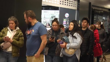 Explotó Punta Arenas el finde largo: cientos de argentinos viajaron por la diferencia de precios en tecnología, indumentaria y neumáticos 