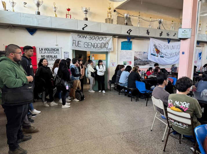 Asamblea  de alumnos  de la Unpa Uaco, decidi toma de la unidad acadmica 