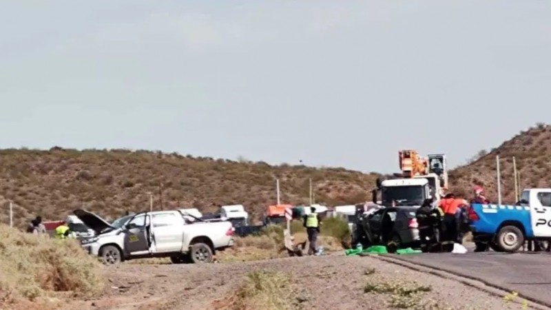 Tragedia en la Patagonia: madre e hija mueren en un choque frontal en la ruta 