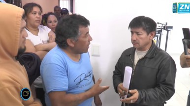 Video: duro reclamo de trabajadores de un municipio a APAP por aceptar suba salarial, con pedido de renuncia e intervención de la policía 