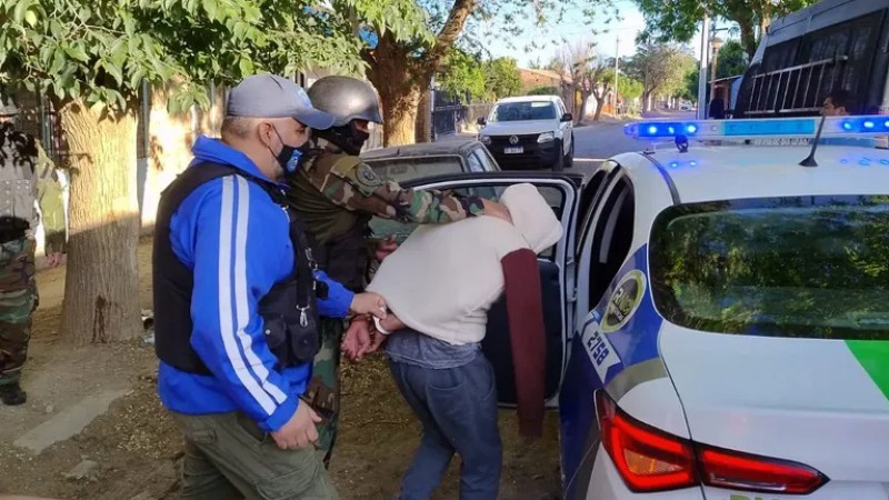 Patagonia: estaba preso, su pareja le dijo que se quera separar, se fug para matarla,  y lo recapturaron en otra provincia