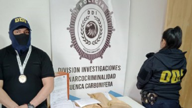 Santa Cruz: allanaron dos viviendas por presunto abuso sexual contra una menor, en donde está implicado un docente  