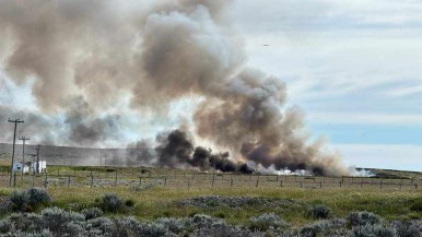 Más problemas en Puerto Deseado: ahora fuego en el vaciadero municipal