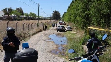 Encontraron un cuerpo dentro de un auto incendiado en una provincia patagónica  