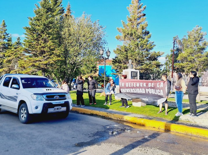 "Dispersos, pero no distantes", semana de intensa actividad en defensa de la Universidad Pblica en diferentes localidades de Santa Cruz 