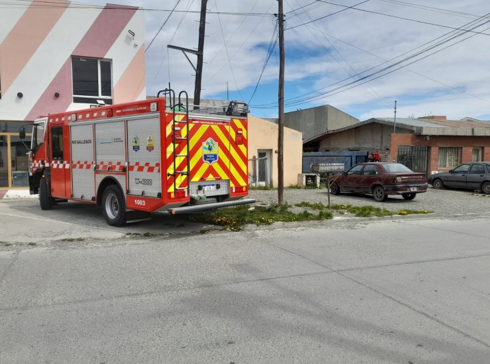 Intensa labor de Bomberos en toda la provincia por los fuertes vientos 