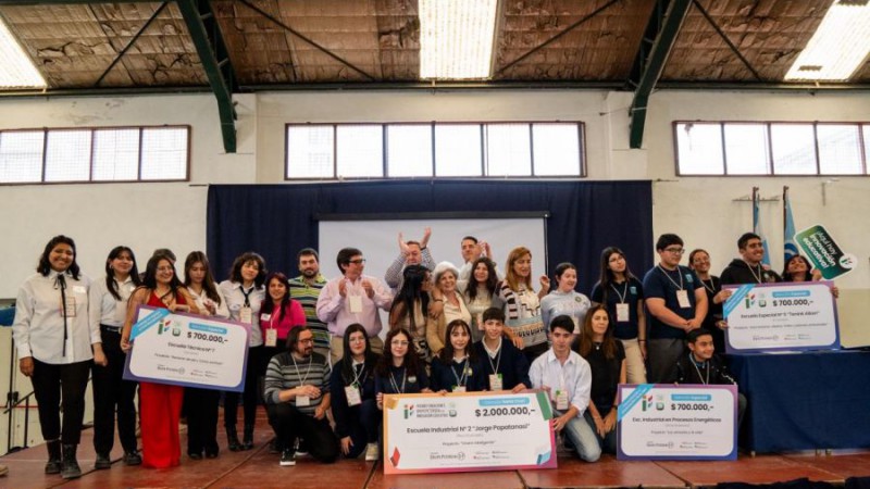 Proyectos de estudiantes secundarios de Santa Cruz fueron premiados por su innovacin educativa