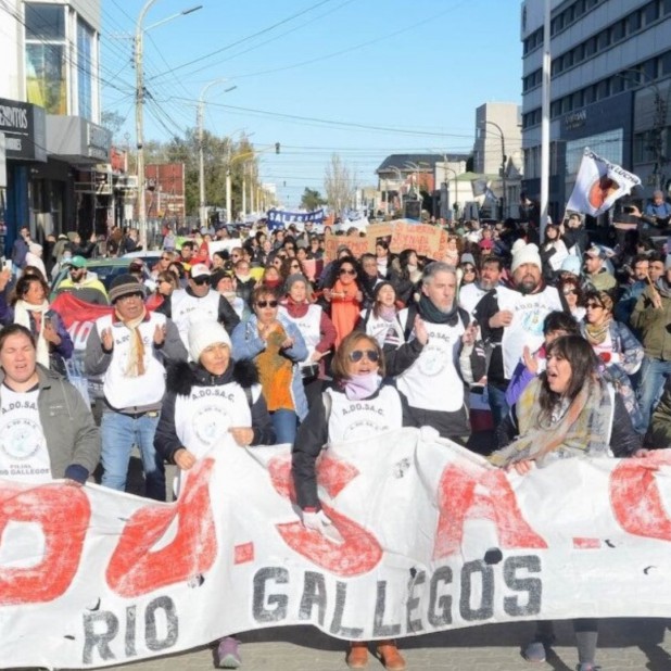 El conflicto entre Adosac y el gobierno sube de tono: denuncian un "carpetazo" para "quebrar el gremio" 